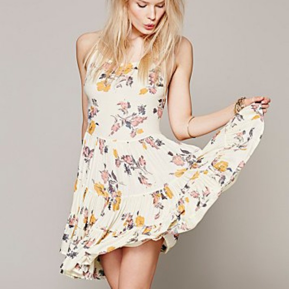 Free People Dresses & Skirts - Free People Circle of Flowers Lace Up Slip Dress